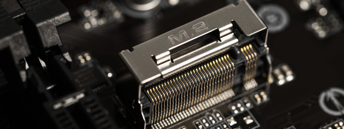 ما هو هارد M.2 SSD، مميزاته، الفرق بينه وبين الهاردات الأخرى مثل HDD وSSD SATA، وأهميته في الأجهزة الحديثة مع جدول مقارنة للسرعة والتصميم